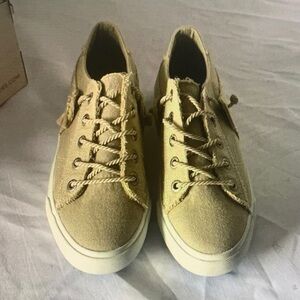 Casual Tan Sneakers for Women